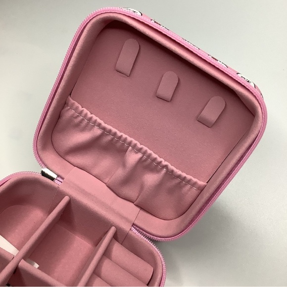 Hello Kitty Pink Jewelry Travel Case - Picture 4 of 4